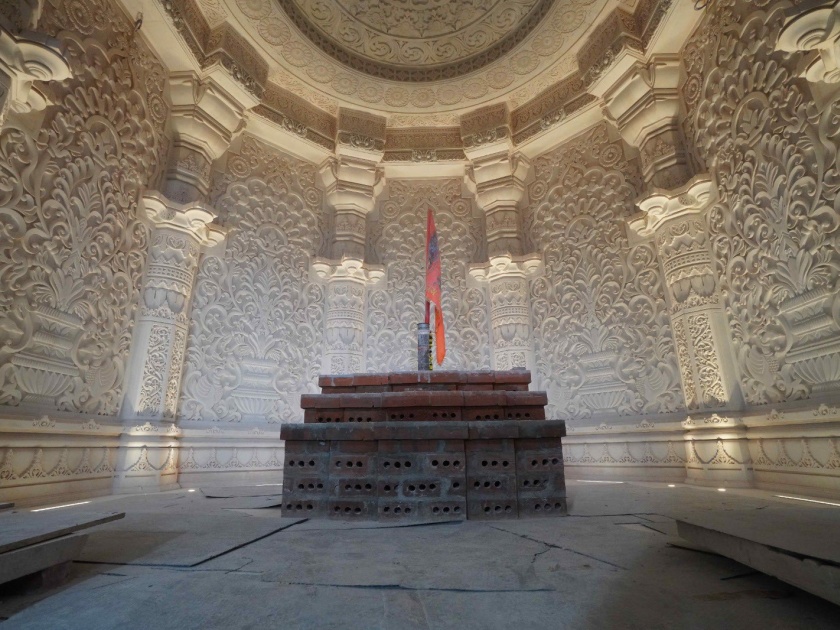 first photo of the inside of shri ram mandir at ayodhya has come out | जय श्रीराम! अद्भूत, अलौकिक अन् अविस्मरणीय; राम मंदिराच्या गाभाऱ्याचा पहिला फोटो आला समोर