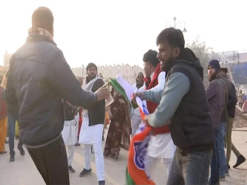 Attempted hoist party flag at Shri Ram temple; Clashes between Congress supporters and devotees | श्रीराम मंदिरात पक्षाचा झेंडा फडकवण्याचा प्रयत्न; काँग्रेस समर्थक आणि भाविकांमध्ये झटापट