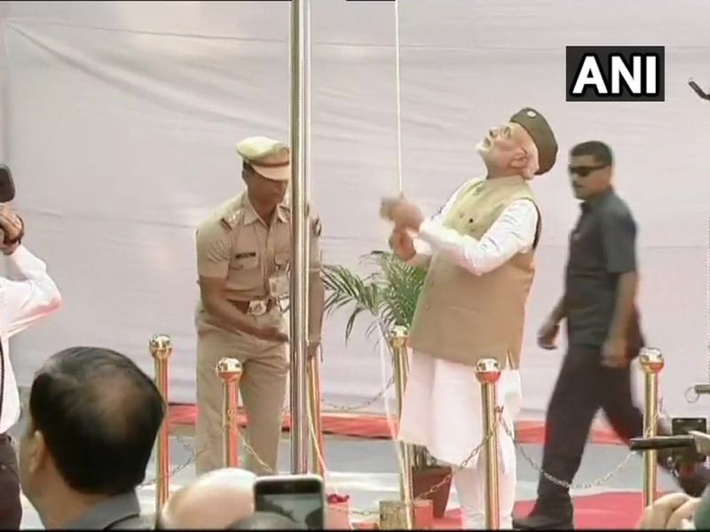 Live : pm narendra modi flag red fort azad hind anniversary independence day | पंतप्रधान मोदींनी रचला इतिहास, वर्षात दुसऱ्यांदा लाल किल्ल्यावर केलं ध्वजारोहण