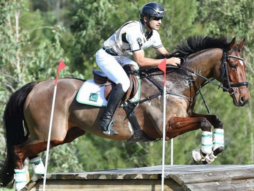 Pakistani equestrian gives Azad Kashmir name to horse, sharp criticism from India | पाकिस्तानी घोडेस्वाराने घोड्याला दिले 'आझाद काश्मीर' नाव, भारताकडून तीव्र आक्षेप  