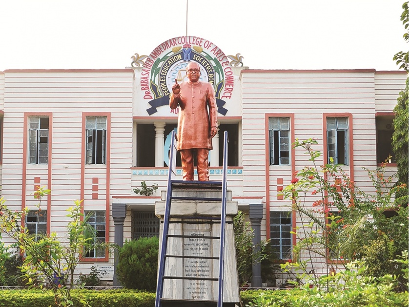 In the form of Asthi, Lord Dr. Babasaheb Ambedkar is still alive in Aurangabad | अस्थींच्या रूपाने महामानव बाबासाहेब औरंगाबादेतच