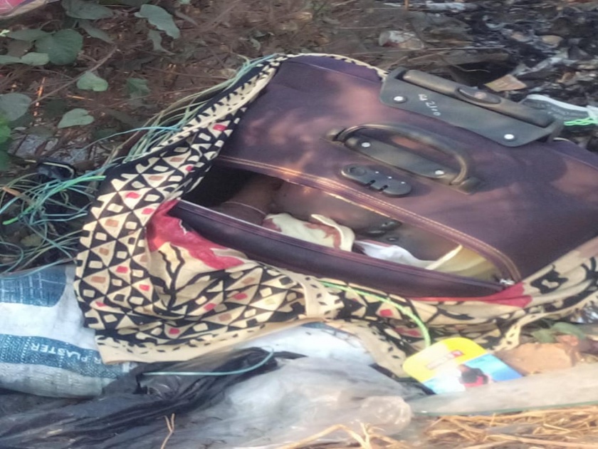 Shocking! The deadbody of thane residence was found in a bag in Dombivali | धक्कादायक! डोंबिवलीत बॅगेत सापडलेला मृतदेह ठाण्यातील रहिवाश्याचा
