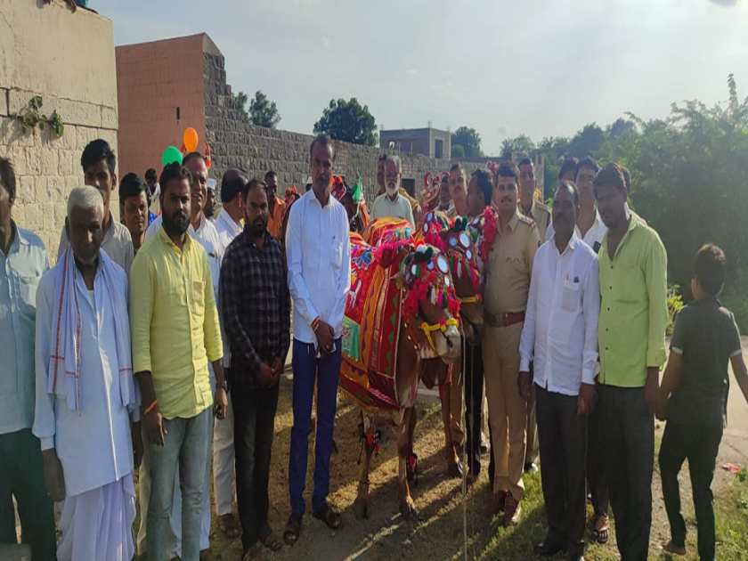 Bail Pola celebrated after 60 years in Dahikhed near Sonpeth | साठ वर्षांनी फुटला दहिखेड येथील पोळा; मानपानच्या मुद्द्यावरुन झाला होता बंद
