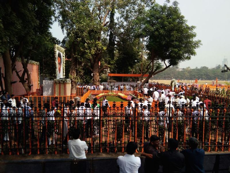  Fifth Day of remembrance: Balasaheb's darangali, crowd on Shivtirth | पाचवा स्मृतिदिन : बाळासाहेबांना आदरांजली,शिवतीर्थावर गर्दी
