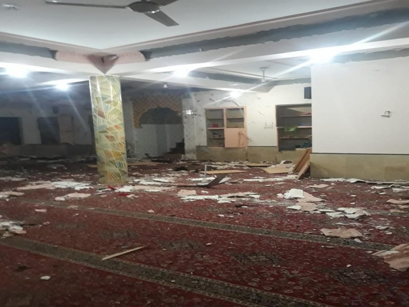 Breaking : Bomb blast in mosque at Quetta; 10 killed, including police officer | BREAKING पाक हादरलं : क्वेट्टातील मशिदीत बॉम्बस्फोट; पोलीस अधिकाऱ्यासह १५ जणांचा मृत्यू