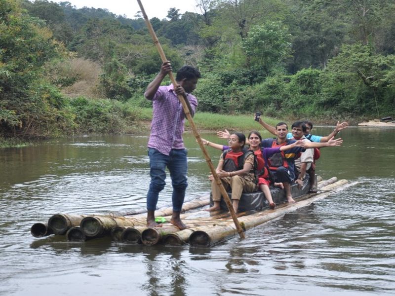Adventure sports bamboo rafting in Kerala | बांबू राफ्टिंगचा थरारक अनुभव घेण्यासाठी बेस्ट डेस्टिनेशन!