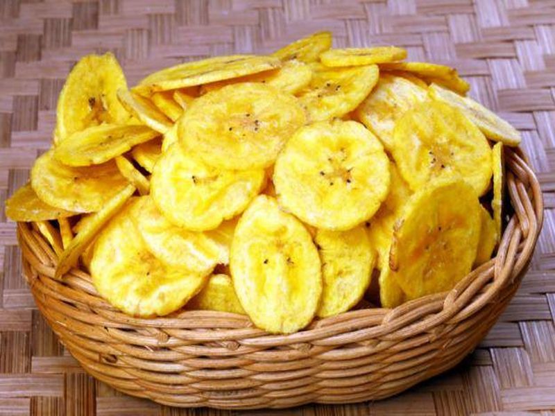Receipe Of Yellow Banana Chips Or Banana Wafers | झटपट तयार करा कुरकुरीत केळ्याचे वेफर्स!