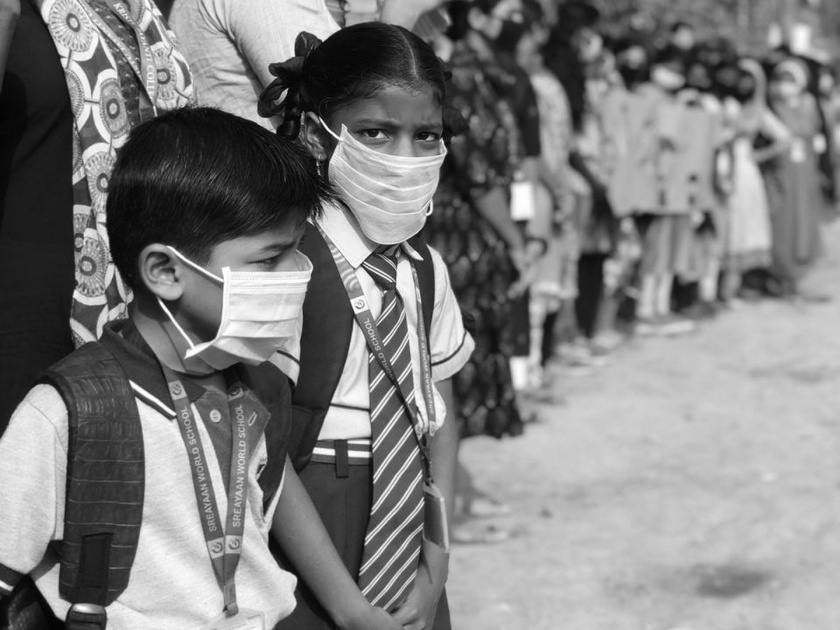 students spends their pocket money to distribute pollution mask | विद्यार्थ्यांच्या खिशातला पैसा थोपवतोय वायू प्रदूषण
