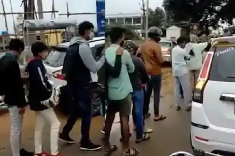 video more than 1 kilometer long queue for biryani in bengaluru | बिर्याणी खरेदीसाठी रस्त्यावर दीड किमीची रांग; लोकांनी विचारले, 'मोफत वाटत आहेत का?'