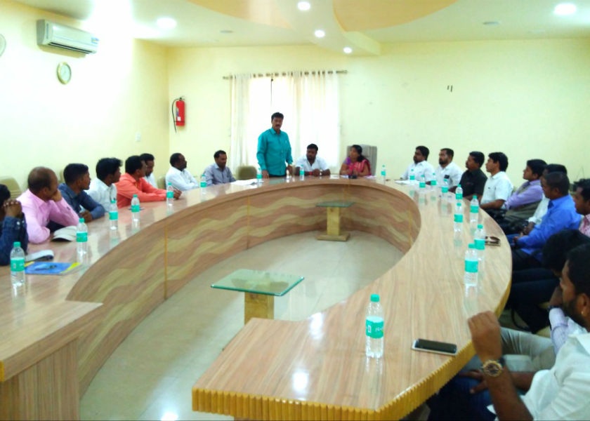 Information about Ashwini Rathore, the builders of Gorbandhwa in the district, Banjara Samaj | जिल्ह्यातील गोरबांधवांची बांधणी करणार, अश्विनी राठोड यांची माहिती, बंजारा समाजाची विश्रामगृहावर झाली सहविचार सभा