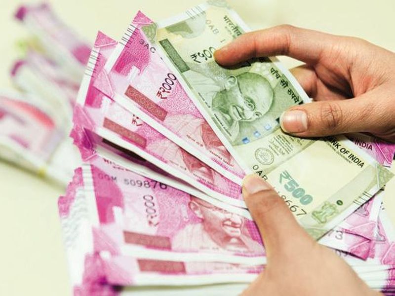How much penalty will be there if there is no minimum amount in the bank account? | बँक खात्यात किमान रक्कम नसल्यास किती दंड होणार?