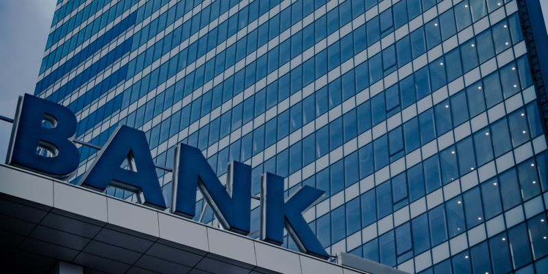 The bank fraud by three crores after taking loan | कर्ज घेऊन बँकेला तीन कोटींचा चुना