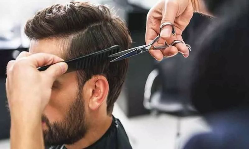 Allow haircuts in Nagpur with strict restrictions | नागपुरात कडक निर्बंधासह केश कर्तनालयांना परवानगी द्या