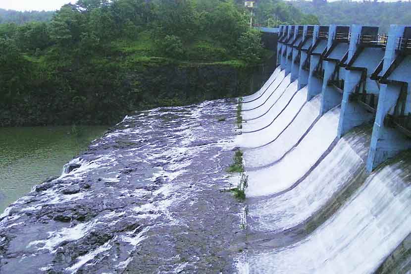 Rain Update: 61.61% water storage in Barvi dam | Rain Update: बारवी धरणामध्ये ६१.६१ टक्के पाणीसाठा, विसर्गाबाबतचा तो मेसेज चुकीचा