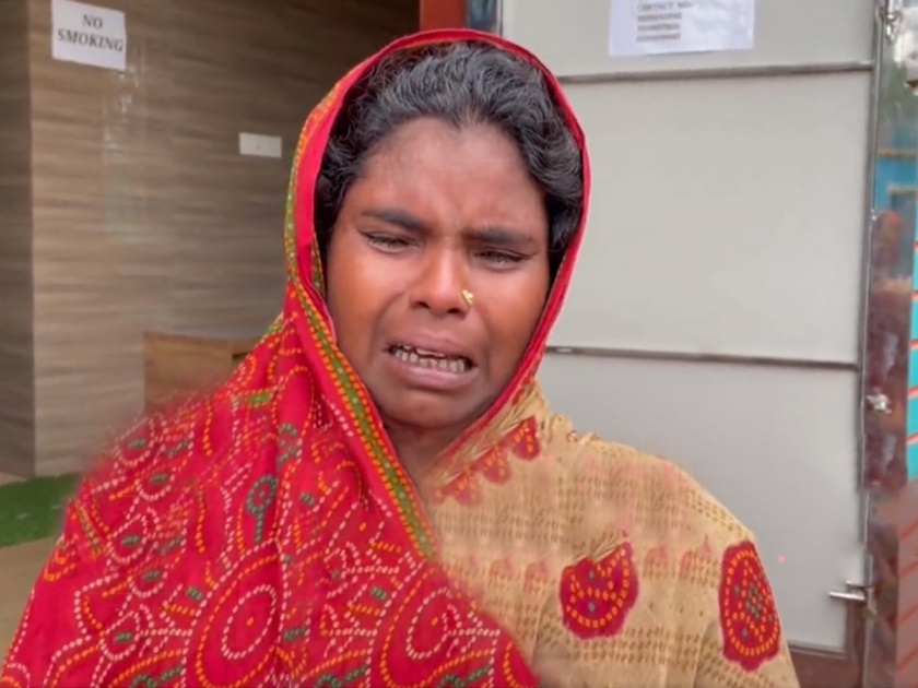 Basanti Devi A resident of Bihar lost her husband in the tragic Balasore train accident of June 2 She is yet to receive the mortal remains of her husband  | धनीsss! महिना झाला, लेक वाट पाहतोय; ओडिशा रेल्वे अपघातात पतीचा मृत्यू, पत्नी मृतदेहाच्या प्रतीक्षेत