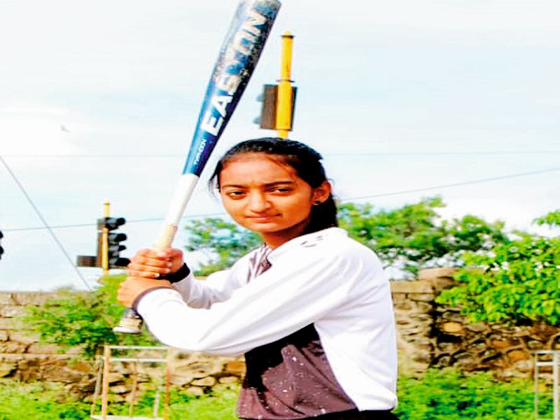 jyoti pawar select in the international baseball Competition | तांड्यावरच्या ज्योतीने मारली आंतरराष्ट्रीय बेसबॉलमध्ये धडक