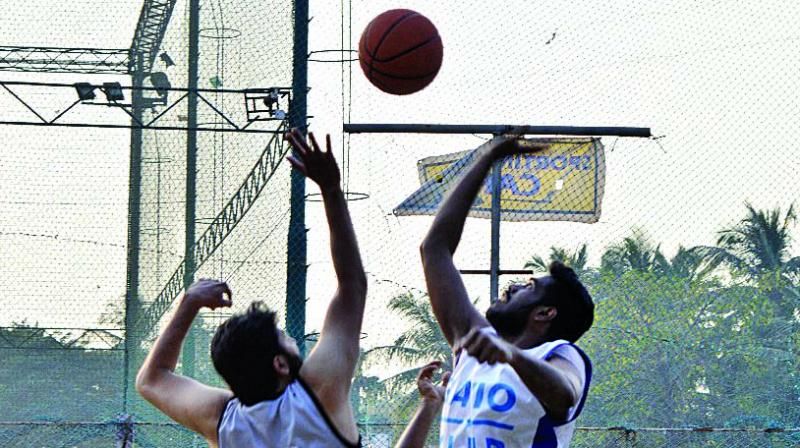 The state-level basketball competition in Satara is a problem: a petition in a high court | साताऱ्यातील राज्यस्तरीय बास्केटबॉल स्पर्धा अडचणीत : हायकोर्टात याचिका