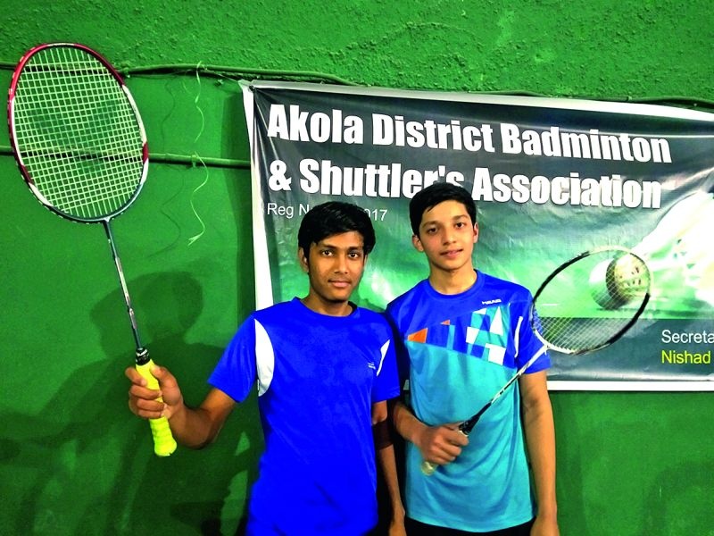 District level badminton tournament: Asit Desai Ajinkya; Vedanta Koli runner-up | जिल्हास्तरीय बॅडमिंटन स्पर्धा : असित देसाई अजिंक्य; वेदांत कोल्हे उपविजेता!