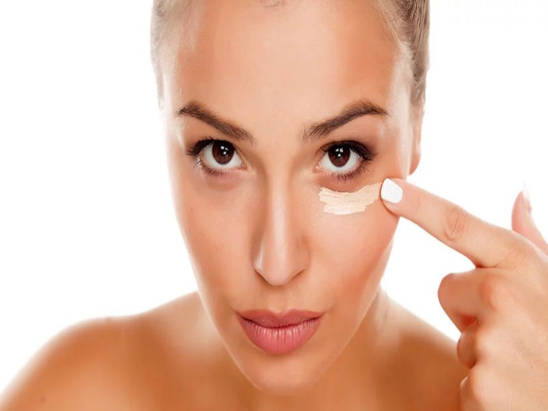 benefits of bb cream for skin | चेहऱ्यासाठी फायदेशीर ठरते बीबी क्रिम; असा करा वापर!