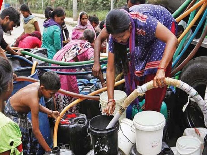 Tanker water to 340 villages in November itself; Nashik's water issue is currently on air | नोव्हेंबरमध्येच ३४० गांवाना टँकरचे पाणी; नाशिकचा पाणीप्रश्न सध्या ऐरणीवर