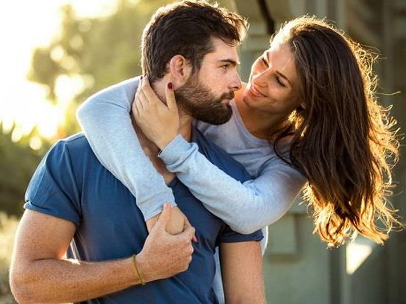 A study says women find men with beard sexy and suitable for strong relation | दाढी असलेल्या तरुणांकडे जास्त आकर्षित होतात मुली