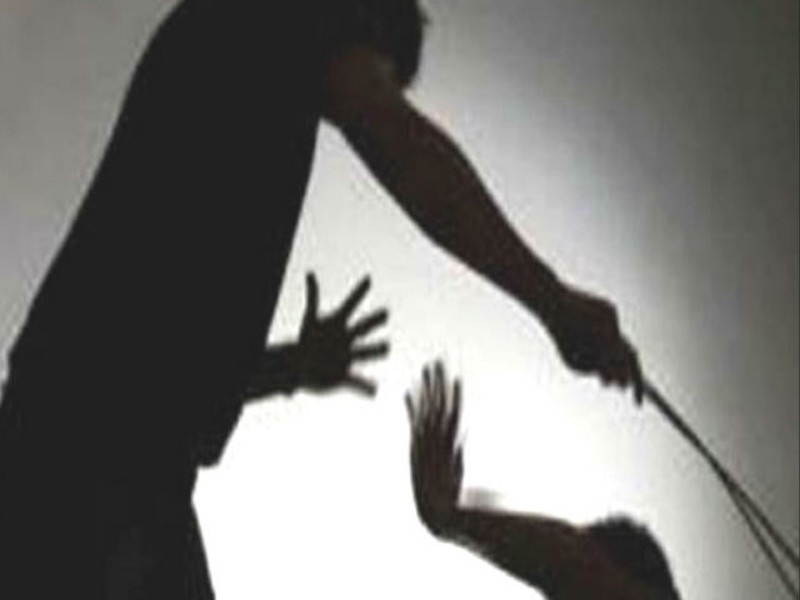 A complaint filed against the father for beating his son | मुलांना अमानुष मारहाण करणाऱ्या वडिलांवर गुन्हा दाखल 