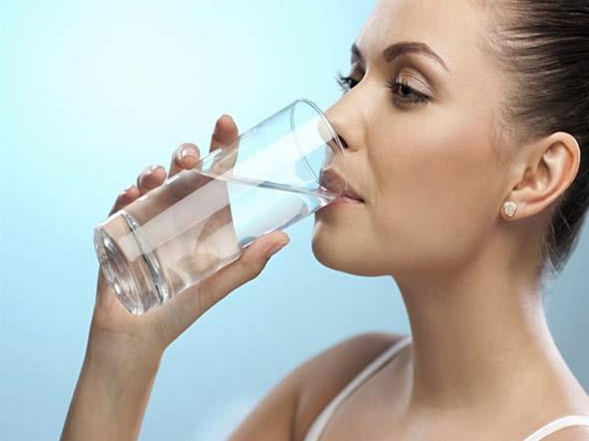 Know drinking 8 glass of water daily is a myth or reality | रोज 8 ग्लास पाणी पिणं आवश्यक असतं का?; जाणून घ्या सत्य...