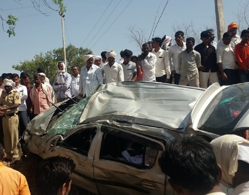 Nanded's Pandey couple killed in a car accident in Beed | बीडमधील कार अपघातात नांदेडचे पांडे दाम्पत्य ठार