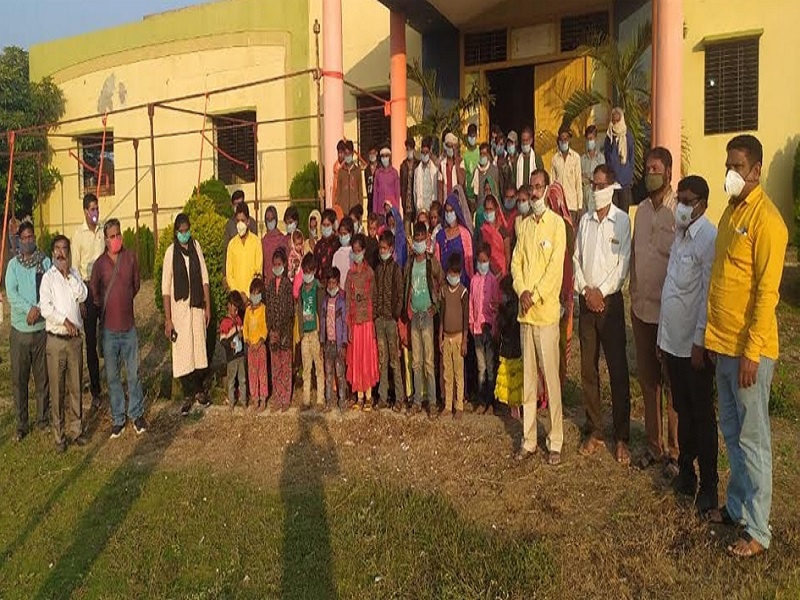 Unpaid wage labor; NGO rescued 35 laborers from Madhya Pradesh with the help of police | विना मावेजा वेठबिगारी; मध्यप्रदेशातील 35 मजुरांची एनजीओने पोलिसांच्या मदतीने केली सुटका