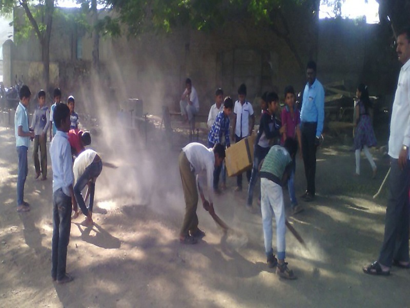 The work of the Panchayat Raj began, the broom started; Tour of the committee in Shirur taluka | पंचायत राजच्या स्वागताला, झाडू लागला कामाला; शिरूर तालुक्यात समितीचा दौरा 