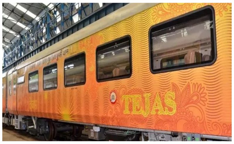 1 lakh free insurance in 'Tejas'; Decision on Delhi-Lucknow train | ‘तेजस’मध्ये २५ लाखांचा नि:शुल्क विमा;  दिल्ली-लखनौ गाडीबाबत निर्णय