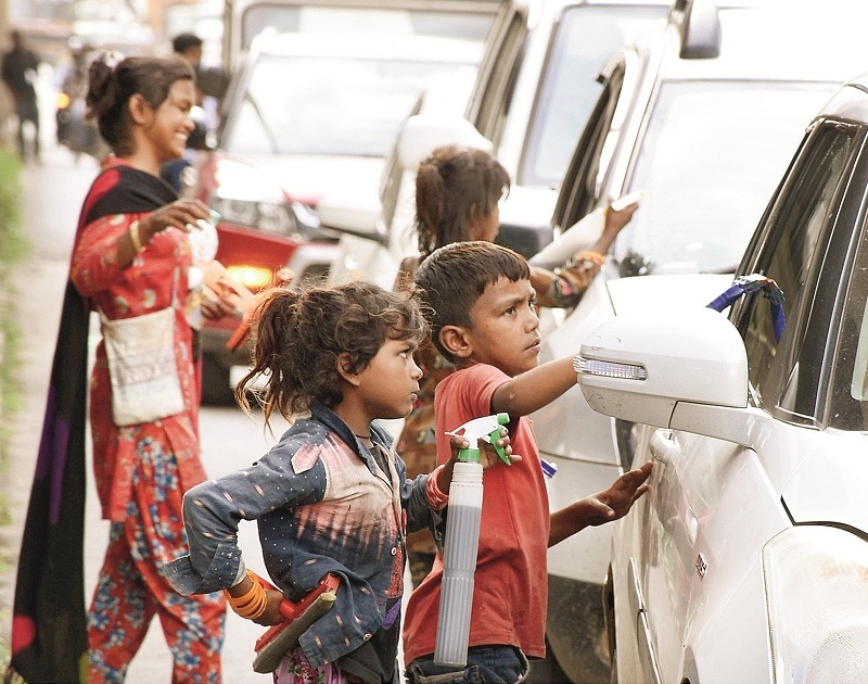 Will find parents of child beggars; Child Welfare Committee to implement 'Muskan' campaign in Aurangabad | बाल भिकाऱ्यांचे पालक शोधणार; बालकल्याण समिती राबविणार 'मुस्कान' अभियान