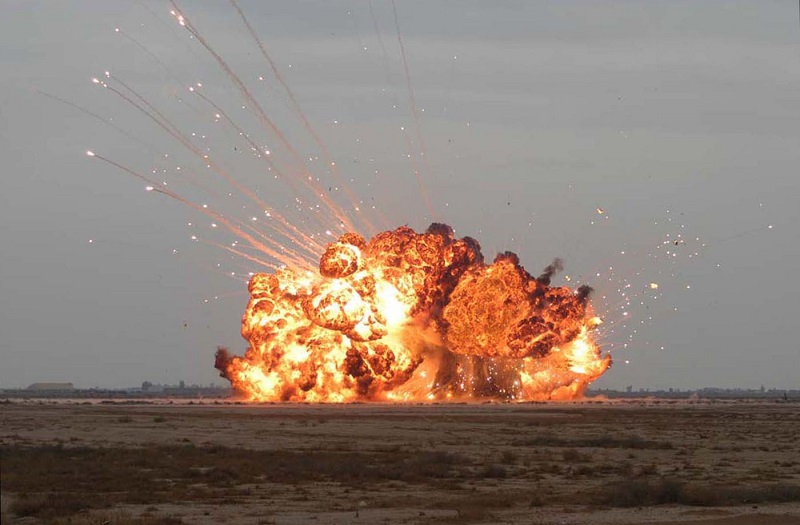How can explosives be easily available in the country? | देशात स्फोटके सहजपणे कशी उपलब्ध होऊ शकतात?
