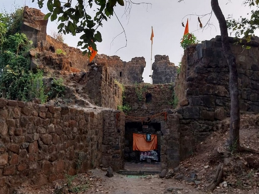Navi Mumbai: Beautification of historic Belapur Fort stalled, conservation work stalled, two-year deadline | Navi MumbaI: ऐतिहासिक बेलापूर किल्याचे सुशोभीकरण रखडले, संवर्धनाचे काम ठप्प, दोन वर्षाची होती मुदत