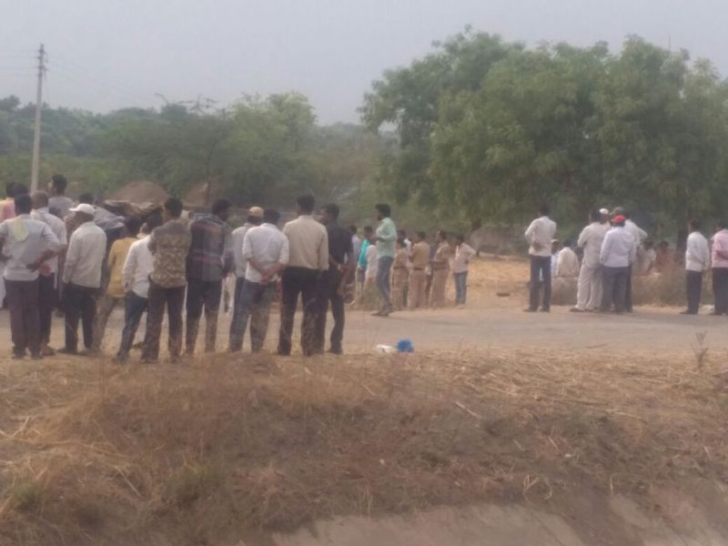 The murder of two children with mother, incident near Solapur | आईसह दोन मुलांची हत्या, सोलापूरजवळील घटना