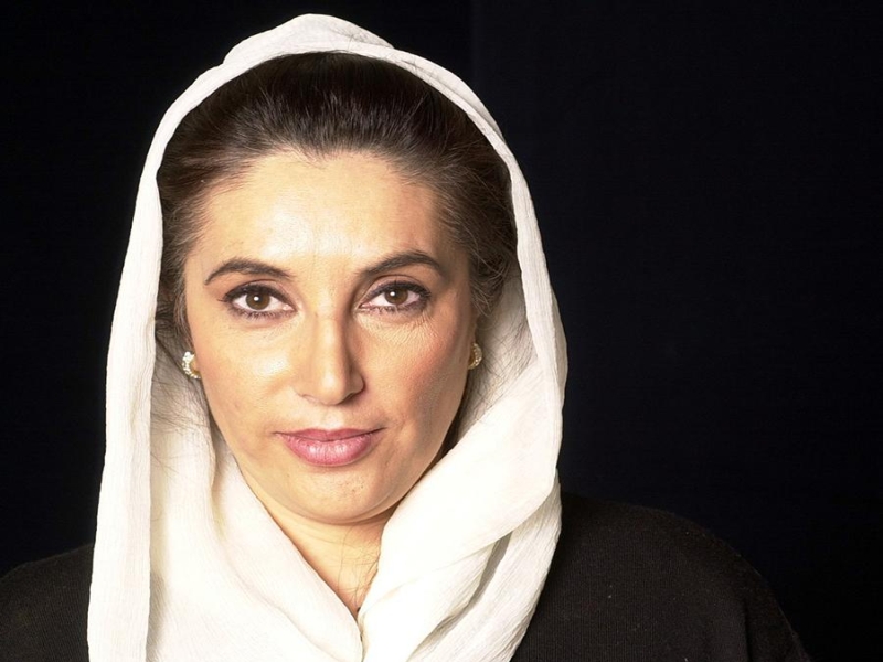Benazir Bhutto assassins her husband's hand! | बेनझीर भुट्टो हत्येमागे त्यांच्या पतीचाच हात!, परवेझ मुशर्रफ यांचा आरोप