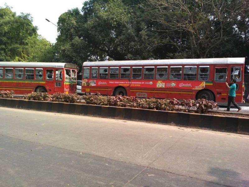 Bharat Bandh: Stone pelting incidents on BEST buses near Vashi naka | Bharat Bandh : आंदोलनकर्त्यांकडून बेस्टच्या बसवर दगडफेक