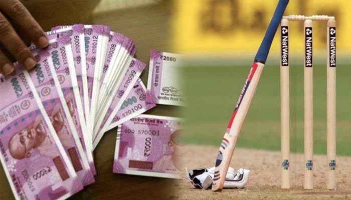 Three cricket bettors arrested; case registered at Vithalwadi police station | क्रिकेट सट्टा लावणाऱ्या तिघांना अटक;विठ्ठलवाडी पोलीस ठाण्यात गुन्हा दाखल