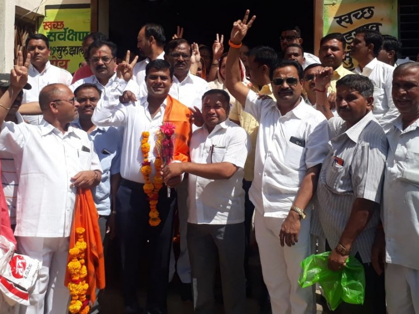 Shiv Sena's Atul Patil unanimously elected as president of Bhadgaon Nutan city | भडगाव नूतन नगराध्यक्षपदी शिवसेनेचे अतुल पाटील बिनविरोध