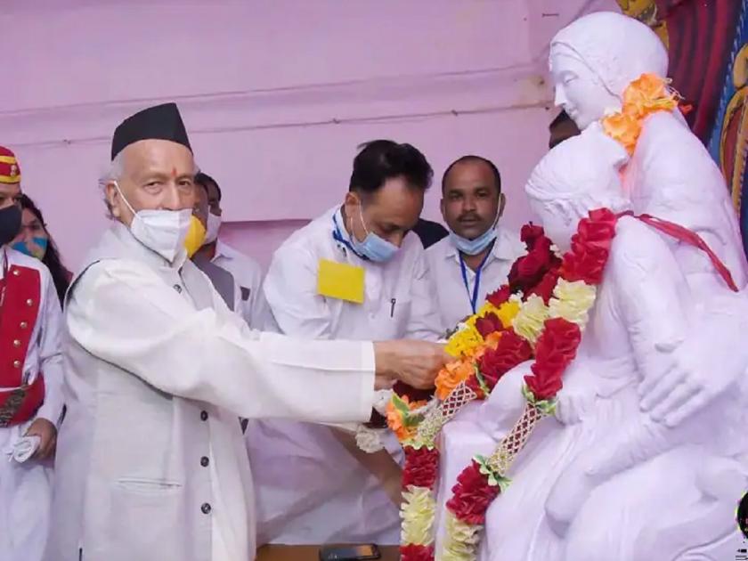 Maharashtra Governor Bhagat Singh Koshyari pays homage to Mansaheb Jijau, inspects historical places in Sindkhedraja | 'मातृतिर्थाच्या सर्वांगिण विकासासाठी प्रयत्न करणार'; मोती तलावाच्या सौंदर्याची राज्यपालांना भुरळ!
