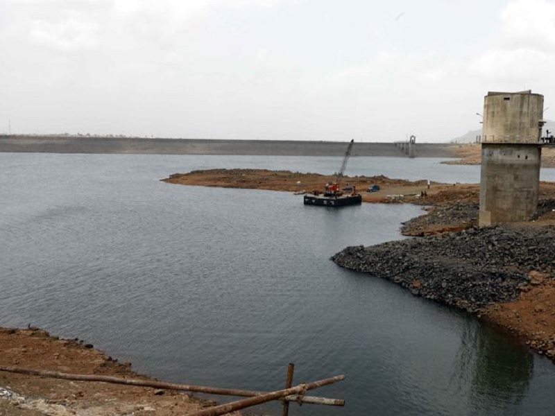 Only 29 percent water storage left in Bhama Askhed Dam, pipe for drinking water | भामा आसखेड धरणात फक्त २९ टक्केच पाणीसाठा शिल्लक, पिण्याच्या पाण्यासाठी पायपीट