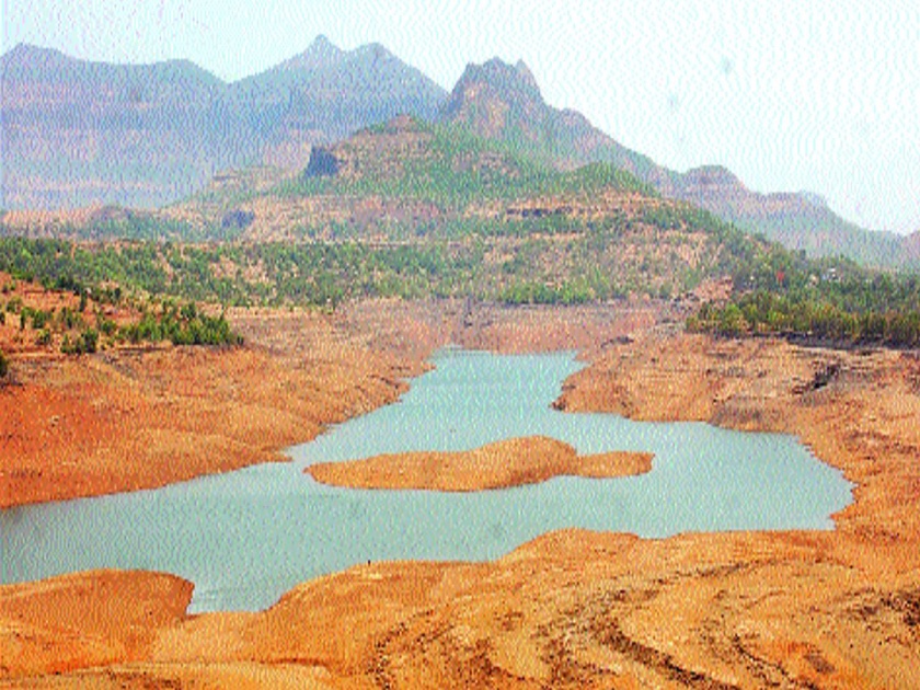  Bhandardara dam of 100 years is empty after 25 years | शंभर वर्षांचे भंडारदरा धरण २५ वर्षांनंतर रिकामे