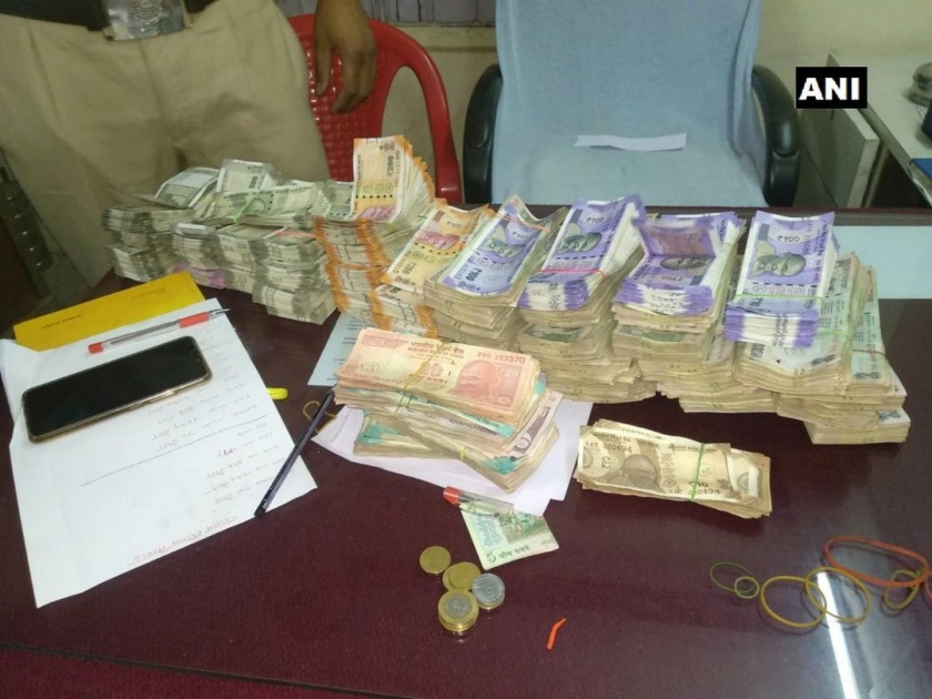 11 lakh 85 thousand cash seized from Sion area | सायन परिसरातून ११ लाख ८५ हजारांची रोकड जप्त 