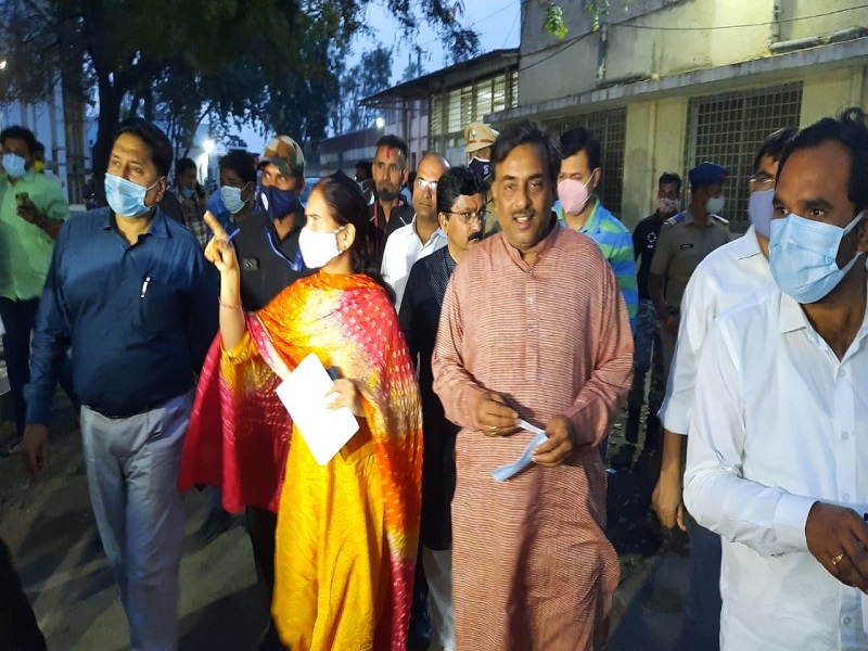 Ahmednagar The incident at the district hospital fire will be thoroughly investigated Minister Bharti Pawar | अहमदनगर : जिल्हा रुग्णालयातील घटनेची सखोल चौकशी होईल; केंद्रीय आरोग्य राज्यमंत्री भारती पवार 