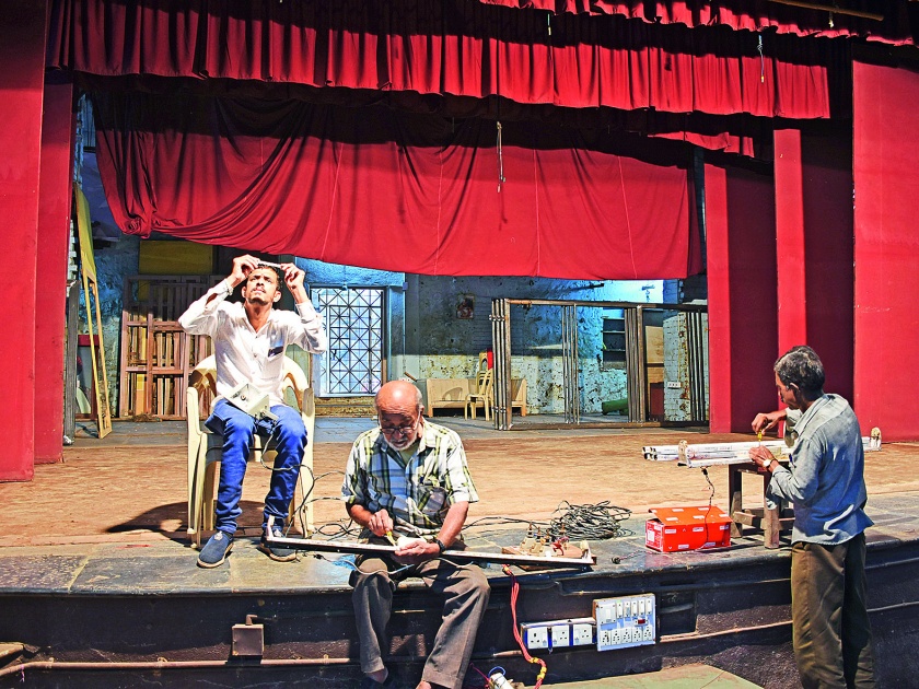 Make-up of Bhave theater, Dinanath is still far from over | भावे नाट्यगृहाचा मेकओव्हर, दीनानाथ अजून दुरवस्थेतच