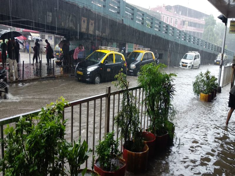 Mumbai Rain live updates : Mumbai heavy rainfall in mumbai | Mumbai Rains Live : मुंबईत जोरदार पावसाची हजेरी, येत्या 24 तासांत मुसळधार पावसाचा इशारा