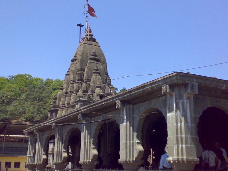 Due to the corona Bhimashankar Temple closed for a devotee | कोरोनामुळे बारा ज्योर्तिलिंगापैकी एक असलेले भिमाशंकर मंदिर दर्शनासाठी बंद 