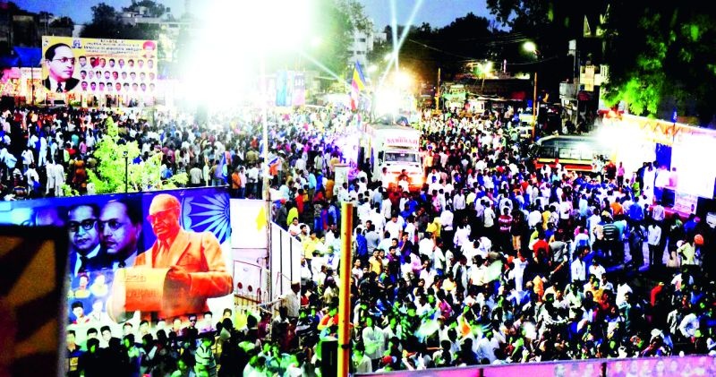 Dr. Babasaheb Ambedkar's birth anniversary celebrates Bhimasagar! | डॉ. बाबासाहेब आंबेडकर यांच्या जयंतीनिमित्त बुलडाण्यात उसळला भीमसागर! 