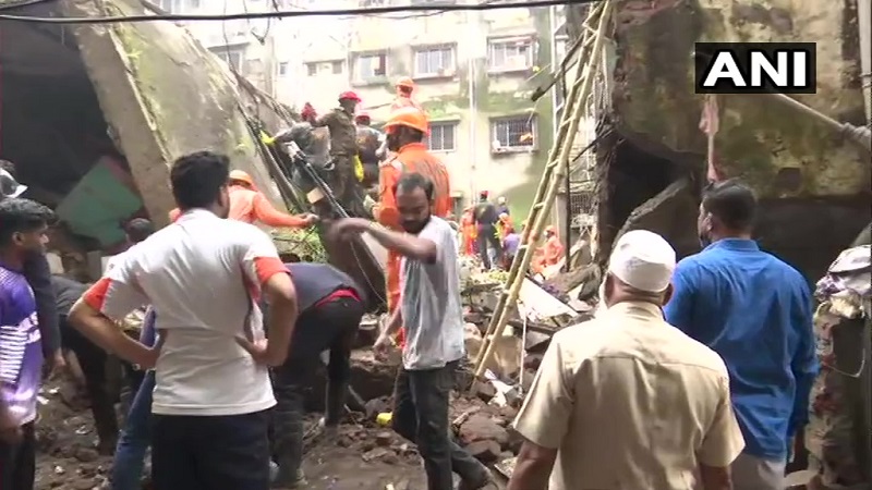 Bhiwandi building collapse Live Updates Rs 5 lakh assistance to the families of the victims of the accident in Bhiwandi | Bhiwandi building collapse : भिवंडीतील दुर्घटनाग्रस्त इमारतीतील मृतांच्या कुटुंबीयांना ५ लाखांची मदत