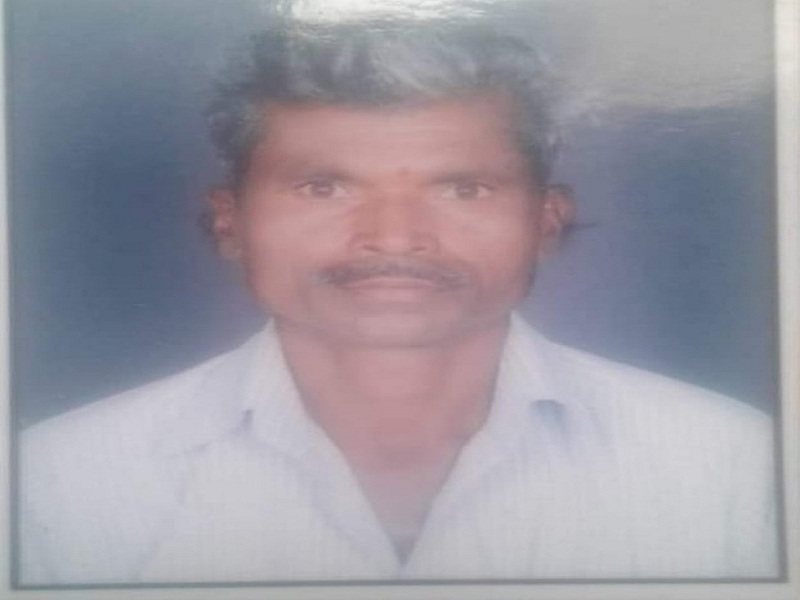 Farmer suicides at farm in Latur taluka | लातूर तालुक्यात वाळलेल्या उसात गळफास घेऊन शेतकऱ्याची आत्महत्या